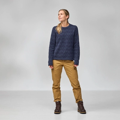 3---Snow_Round_Neck_Sweater_W_14600253-555_C_MODEL_2466
