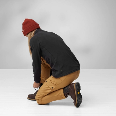 7---Ovik_Lite_Fleece_Half_Zip_W_14600199-550_D_MODEL_FJR