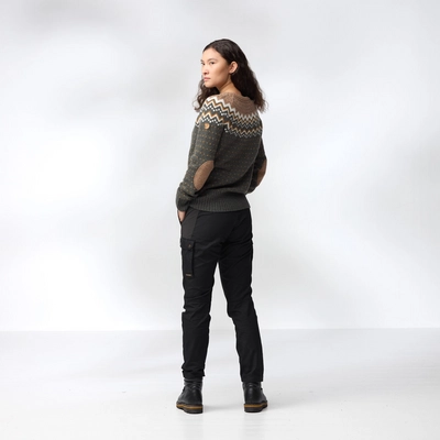 6---Ovik_Knit_Sweater_W_89941-662_G_MODEL_FJR