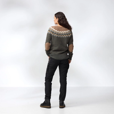 7---Ovik_Knit_Sweater_W_89941-662_D_MODEL_FJR