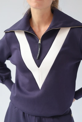 5---Deep-Blue-Moon-Stone-Turtleneck-V-Sweather_7_jpg_16c7f1ed-cf65-431e-8a6f-bddefe914b88