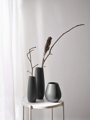 2---Ease-blackiron-metalltisch-web_be4a4d5a-0849-42f3-9337-6328180125f4
