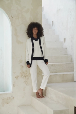 3---HOG3-_159.club-spencer-track-pants-off-white-cardigan_00ca6f7f-02f4-4eef-869c-6620c95ea4ad