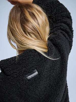 5---Poederbaas_Four_Seasons_Fluffy_Jacket_Women_PB210722_001_Black_06