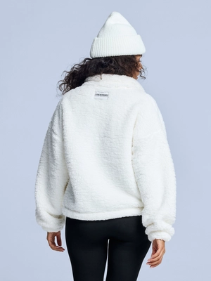 5---Poederbaas_Four_Seasons_Fluffy_Jacket_Women_PB210722_102_Off_White_04