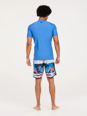 7---7797200_909_model_back-full_01