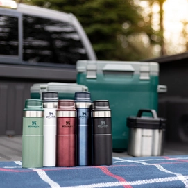 10---Stanley - The Trigger-Action Travel Mug - Lifestyle Images - 5