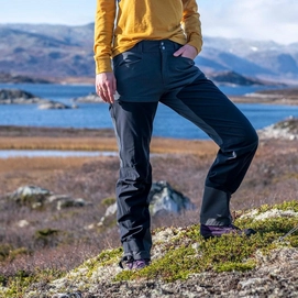 5---fjorda-trekking-hybrid-w-pants-solid-charcoal-solid-dark-grey-bergans-dame-bukser_3