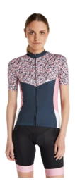 4---1635900_936_model_front-half_01