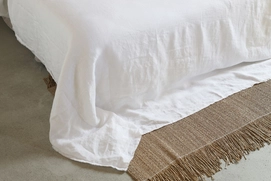 Eve_DBO_white_detail