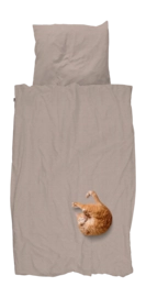 7---topshot-1-persoons-sleeping-cat-WEB-_no-bg