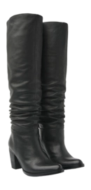 85.610-black-2-_no-bg