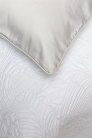 7---Embroidered Dodo_Ivory_NL_UV_60x70_41