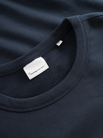 7---Basic_badge_sweat-Sweats-30518-1001_Total_Eclipse-6_1350x1800