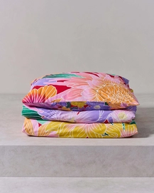8---Flower_fling_Duvet_cover_Happy_red_101617_647_LR_S3_P