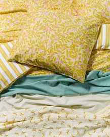 9---Petite_berry_Duvet_cover_lemon_yellow_101607_592_LR_S4_P