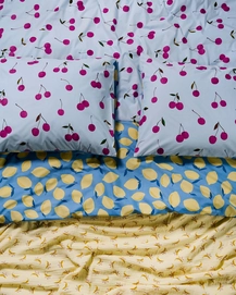 8---Zesty_cherry_Duvet_cover_Iceblue_101611_145_LR_S5_P