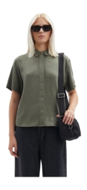 3---Mina ss shirt 14028 - dusty olive - M1-_no-bg