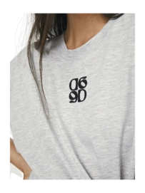5---D6Venour_loose_fit_logo_tee_9-_no-bg