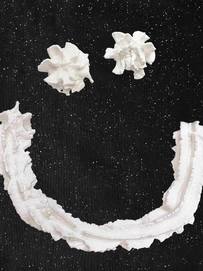 4---Stofsample_Smiles_Black_Placement_e578de47-597c-410b-9f25-2e6c9ece48ef