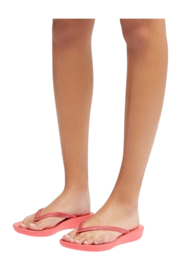 0197533160940_06_IQUSHION-SPARKLE-ROSY_CORAL_R08-B09_FOOT_23777_6c2adf64-4327-4534-9bd1-89a21fa676b4-_no-bg