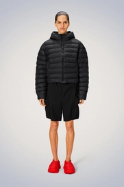 3---Lohja_Short_Puffer_Jacket-Jackets-15820-01_Black-6_19bb0aa1-d973-42ed-b21d-0cc29635c09c