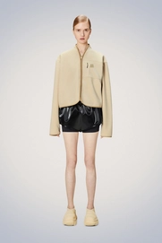3---Durban_Short_Jacket-Jackets-19520-24_Sand-5_96a53bc8-ae33-4236-aaa5-eb7b4a57628f