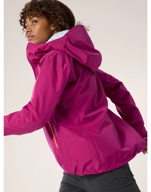 S24-X000006716-Beta-LT-Jacket-Amaranthus-Edziza-Women-s-Side-View