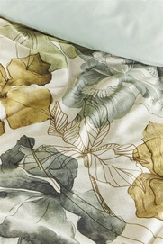 4---Iris Field_Grey Green-40_Detail