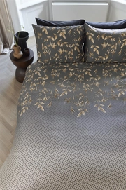 3---Khai_Anthracite-60_Online