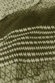 4---Yori_Green-40_Detail