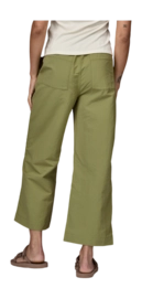 22035_BUGR_AW2-_no-bg