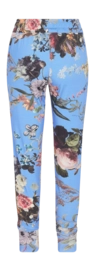 2---Jules_Isabelle_Trousers_Long_Azur_blue_101561_637_LR_PB1_P-_no-bg