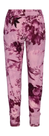 2---Jules_Rosemary_Trousers_Long_Spot_on_pink_101564_638_LR_PB1_P-_no-bg