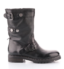 MJUS 190209 Nero