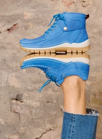 6---wolky-extra-comfort-04701-fly-summer-10815-hemelsblauw-nubuck-sfeer