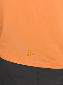 5---1908752-533000_ADV Essence SL Tee M_closeup3