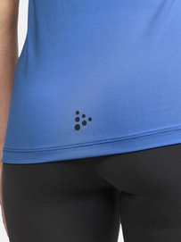 1908770-359000_ADV Essence Singlet W_closeup3