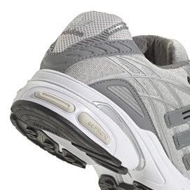 IH0252_8_FOOTWEAR_Photography_Detail View 1_white