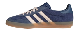 2---gazelle_indoor_shoes_blue_ji0322_06_standard_1e4765a57aed4c24a5f08952dc134477_master-_no-bg