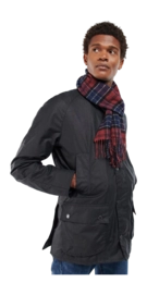3---USC0001TN21_AW22_front_model_1-_no-bg