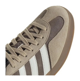IF9646_8_FOOTWEAR_Photography_Detail View 2_transparent-_no-bg