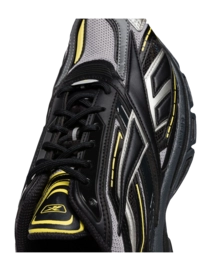 3---reebok-ltd-premier-road-ultra_23357121_54088742_2048-_no-bg