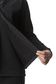 Ws-Pace-Hybrid-Vest_True-Black_840008_900_DET_2793_low (1)