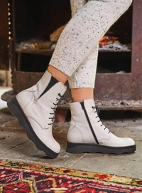 wolky-laarzen-02975-akita-30104-winterwit-leer-detail