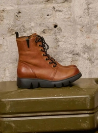 wolky-hoge-veterschoenen-06325-hope-xw-30430-cognac-leer-sfeer.-756x1024