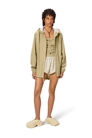18010_sand_SS24women_3