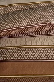2---326740_40