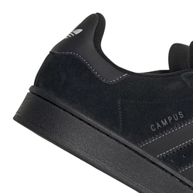 7---IF8768_9_FOOTWEAR_Photography_Detail View 2_white