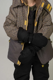 2---DucksdayStudioMittensBlack_3